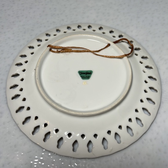 Disney Vintage Disneyland Resort Dining Plate With Castle Front Gold 22k Trim - Picture 4 of 5
